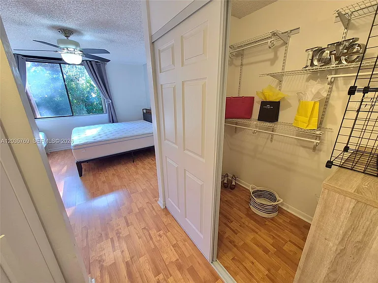 23106 Oxford Pl #D — Photo 20