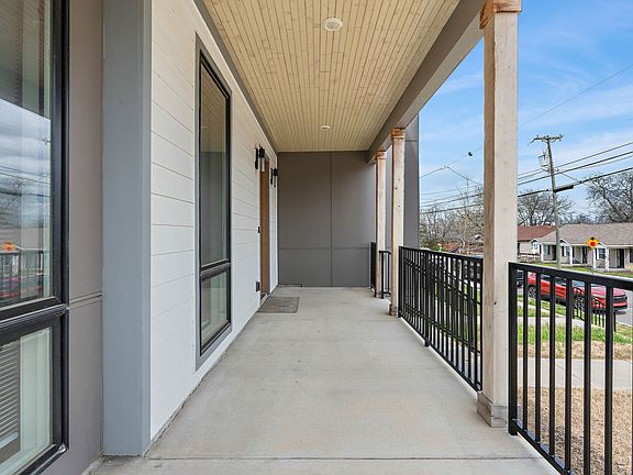 4th image of 807 32nd Ave N #A