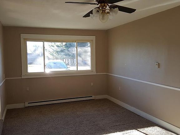 3rd image of 3810 N Lake Shore Dr