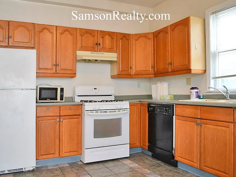 204 Angell St #2 — Photo 3