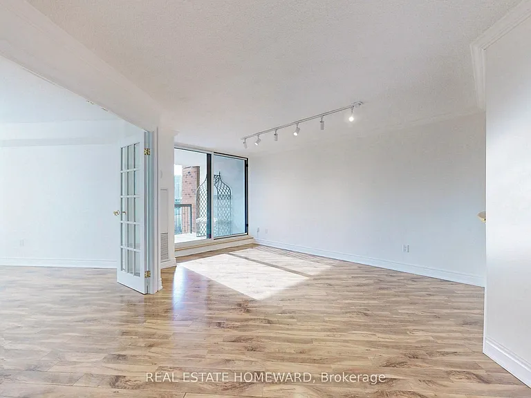 77 Maitland Pl #1827 — Photo 4