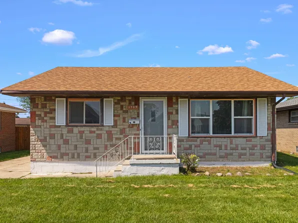 1709 N Center St, Crest Hill, IL 60403