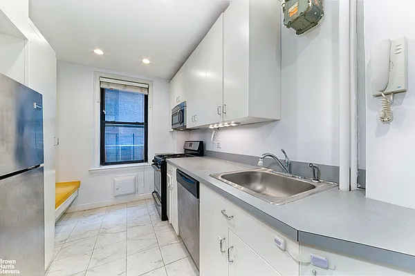 Rented by Brown Harris Stevens | media 12