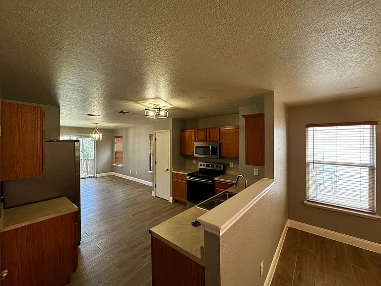 9016 Dublin Grn — Photo 4