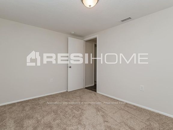 4th image of 3322 Bluebird Dr