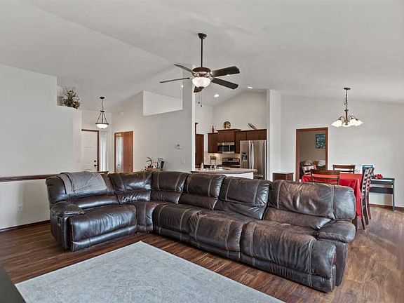 4th image of 612 N Lucille Ln