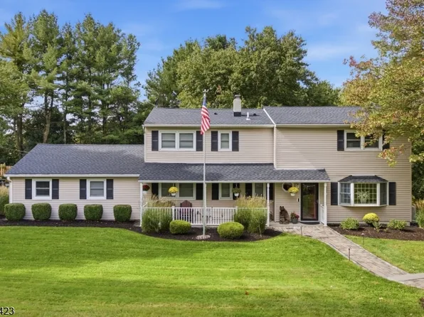 26 2nd Lt JT Wroblewski Ln, Jefferson Twp., NJ 07438