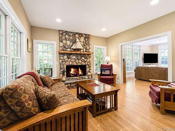 4th image of 49 Woodville Rd