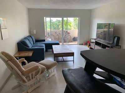 6902 N Kendall Dr APT E401, Pinecrest, FL, 33156