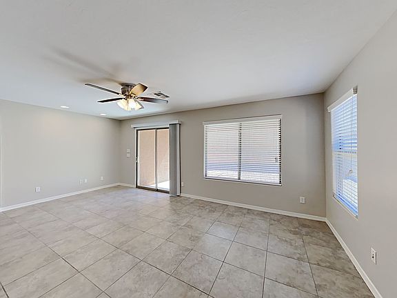 4th image of 985 W Desert Hills Dr