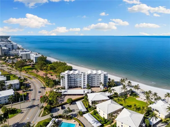 2121 Gulf Shore BLVD N #203, NAPLES, FL 34102