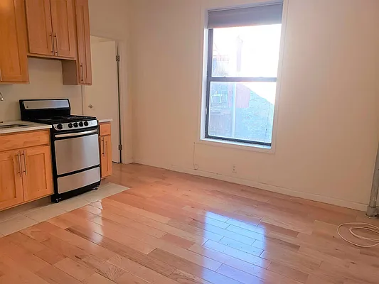 Rented by Bruma Realty LLC | media 14