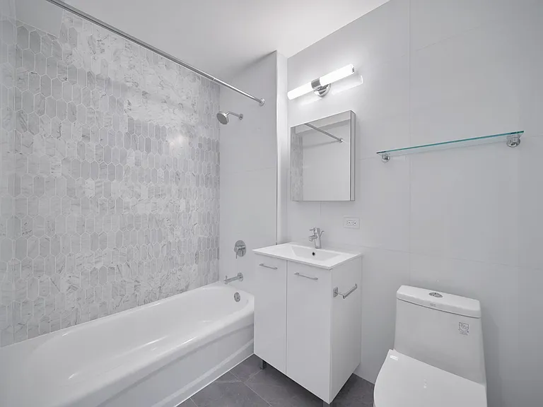 160 Riverside Blvd #9L — Photo 10