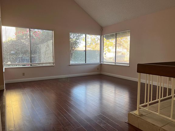 2nd image of 12514 Inglenook Ln