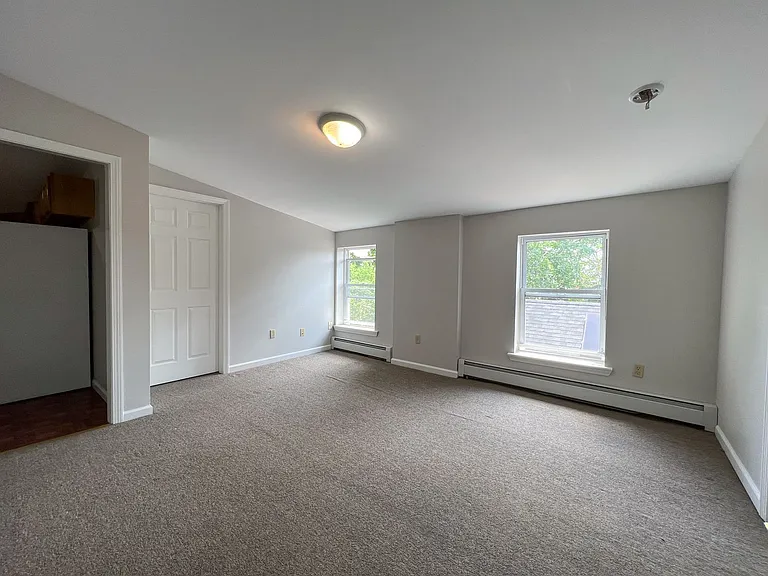 16-18 Elmer St — Photo 9