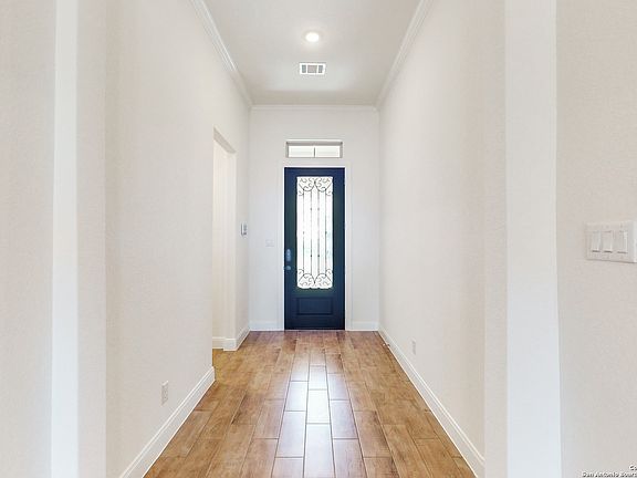 2nd image of 120 Willow Oak Trail