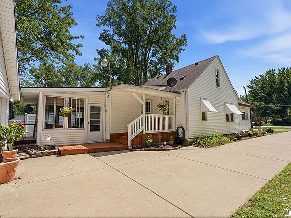 4th image of 26396 Sibley Rd