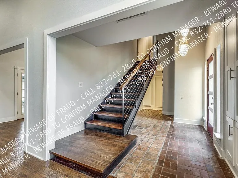 3800 Graphic Pl — Photo 2