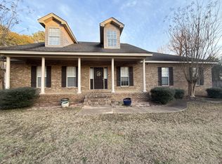 377 Hickory Pl, Wetumpka, AL 36093