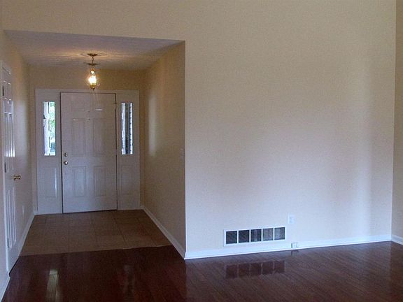 3rd image of 589 Marseille Blvd