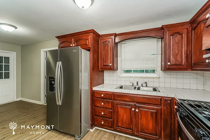 1105 De Ridder St — Photo 9