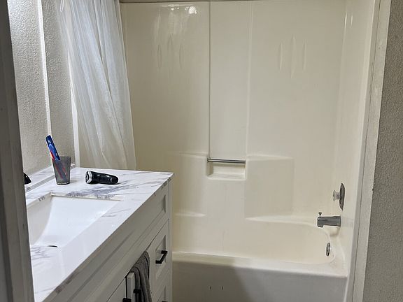5th image of 436 E 700 S Room D