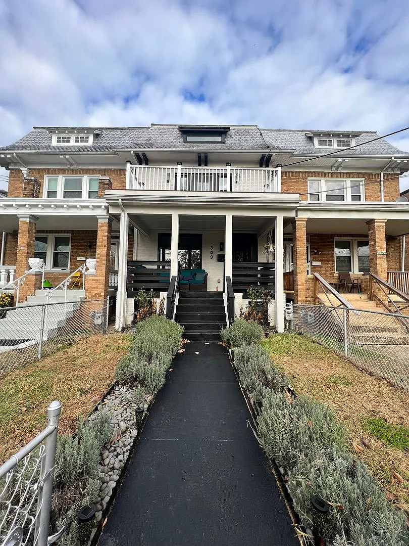 309 Madison St NW photo 1