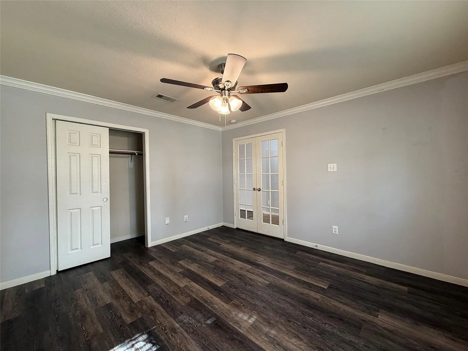 3 bed, 2.0 bath, 2114 sqft, $2,300 — Photo 4