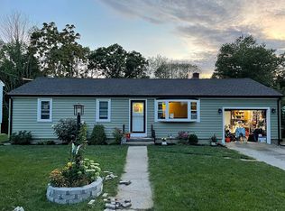 17 Nichols Ln, Westerly, RI 02891