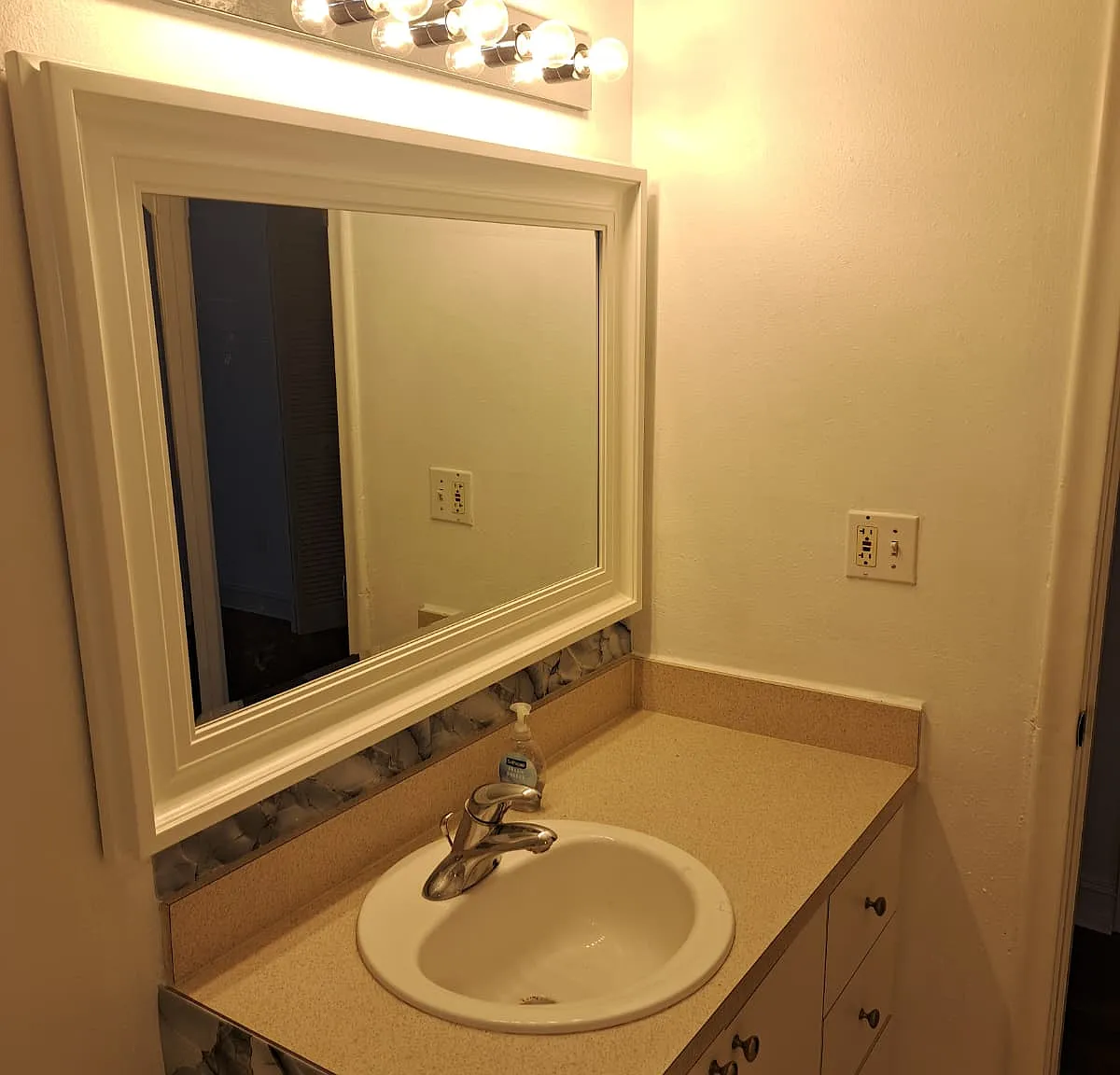 1 bed, 768 sqft, $1,549 — Photo 2