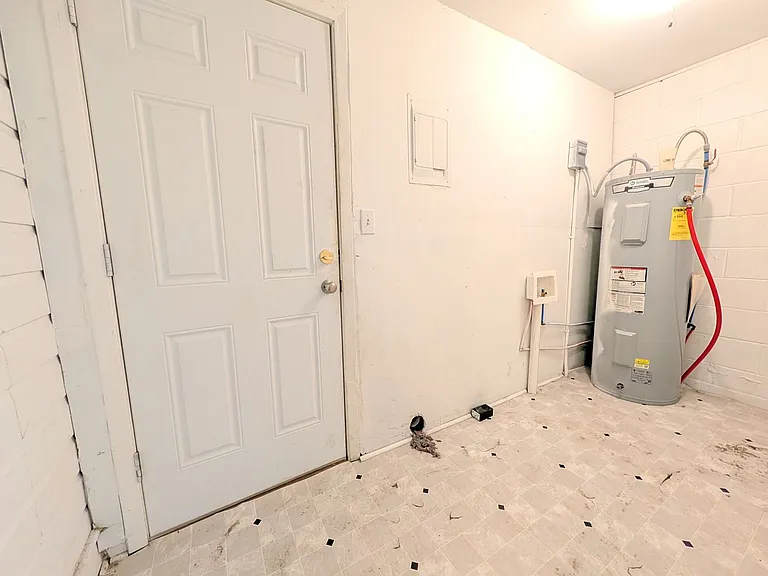 306 Roosevelt Rd — Photo 6