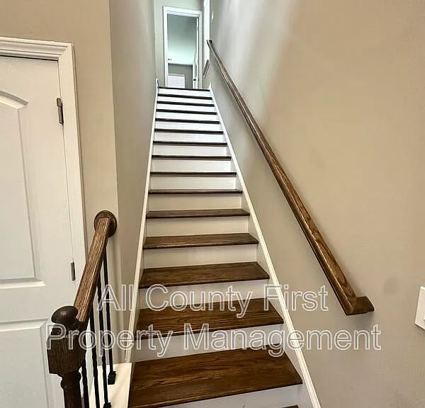 553 Sprayberry Dr — Photo 9