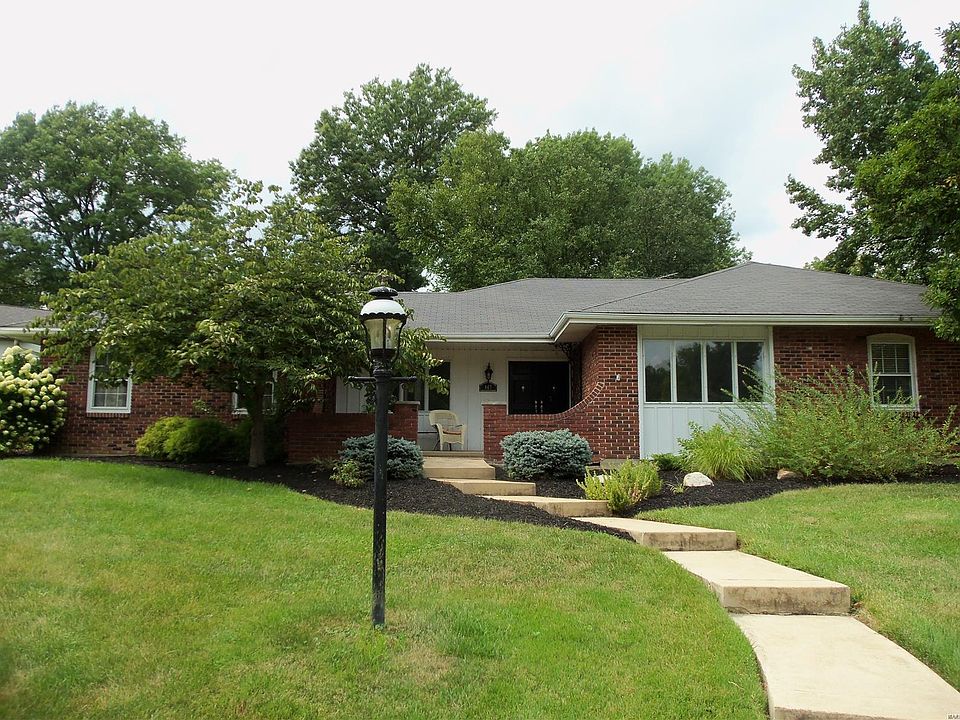 1st image of 467 Flanders Dr