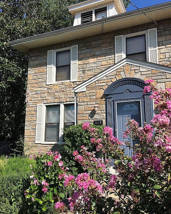 1st image of 410 E Raymond Ave