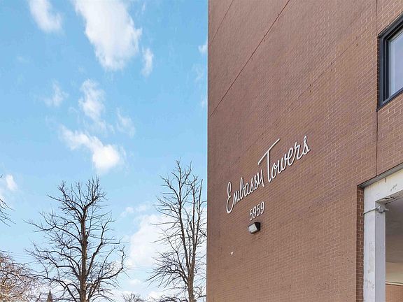 4th image of 5959 Spring Garden Rd #1601