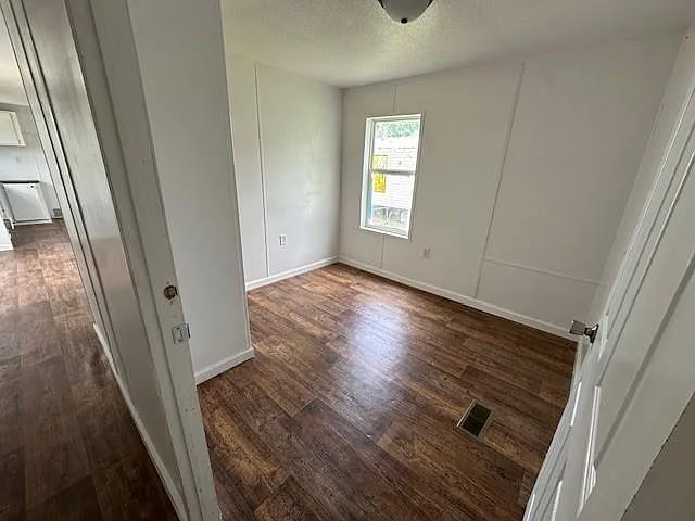 136 Orange St — Photo 8