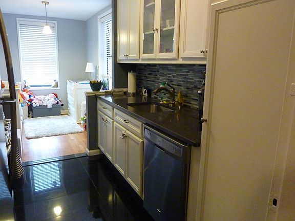 kitchen alternate view