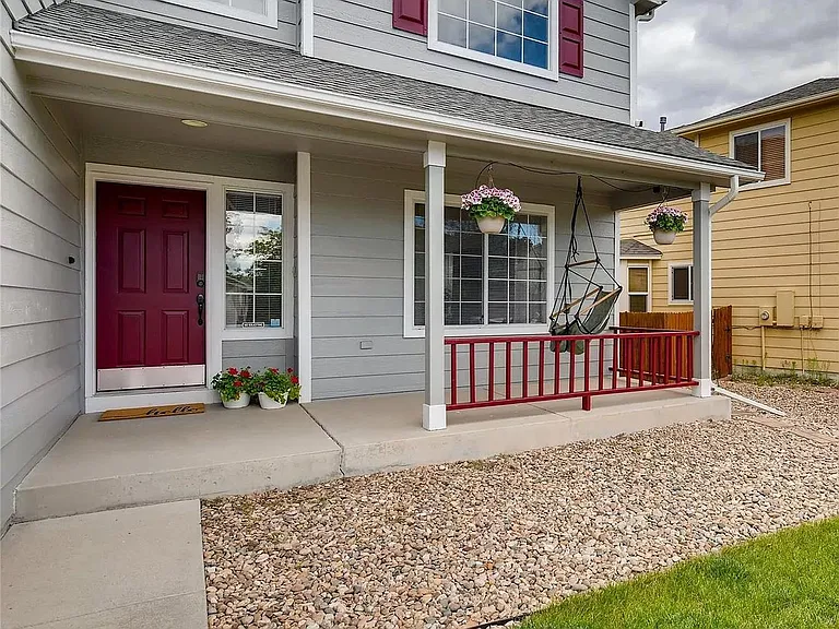 Apache Plume Dr — Photo 2
