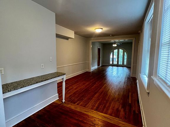 2nd image of 1107 W Grace St APT 1