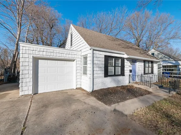 10602 W 56th Ter, Shawnee, KS 66203