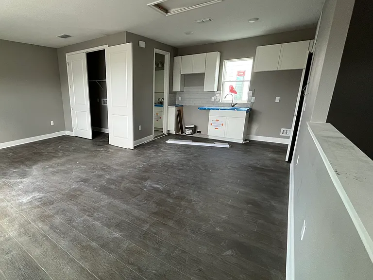 Kitchen and laundry space!