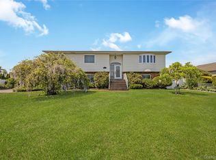 1540 7th St, West Babylon, NY 11704