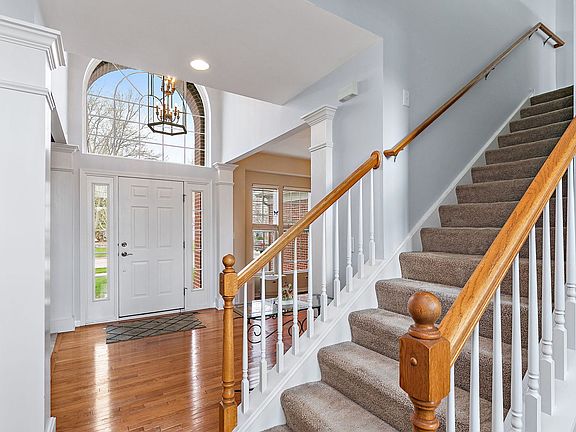 2nd image of 4077 Stratford Ln
