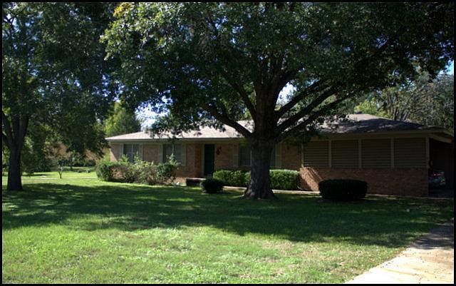 1st image of 907 N Oleander St