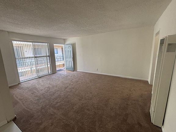 4th image of 141 N Kenwood St #29