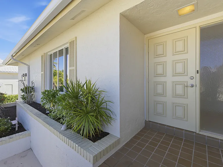 1235 Par View Dr — Photo 4