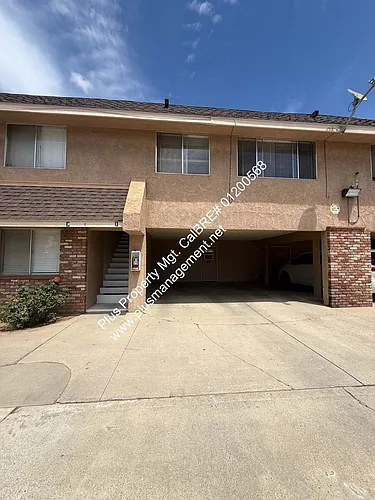 412-416 S Oakley Ave Photo 1