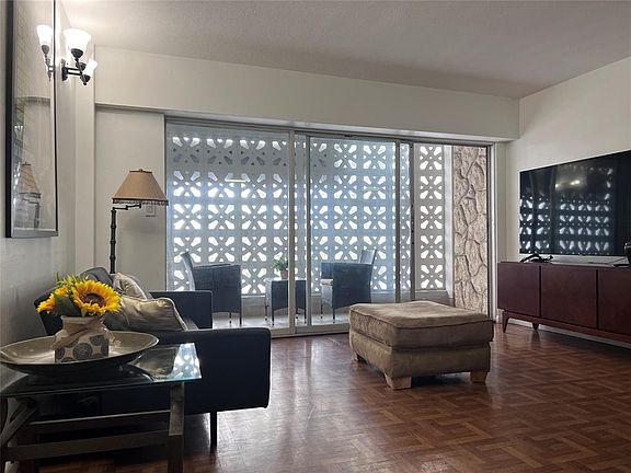 2nd image of 3427 Galt Ocean Dr