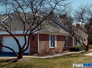 1395 Shire Cir #3, Inverness, IL 60067