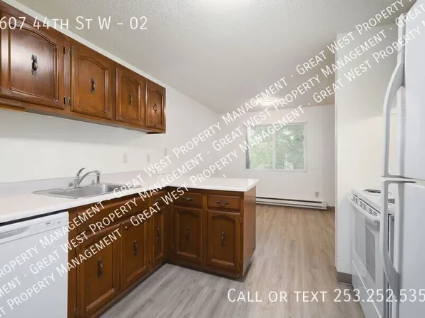 7607 44th St W APT 2, Tacoma, WA 98466
